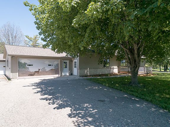 4th image of 19973 552nd Ave