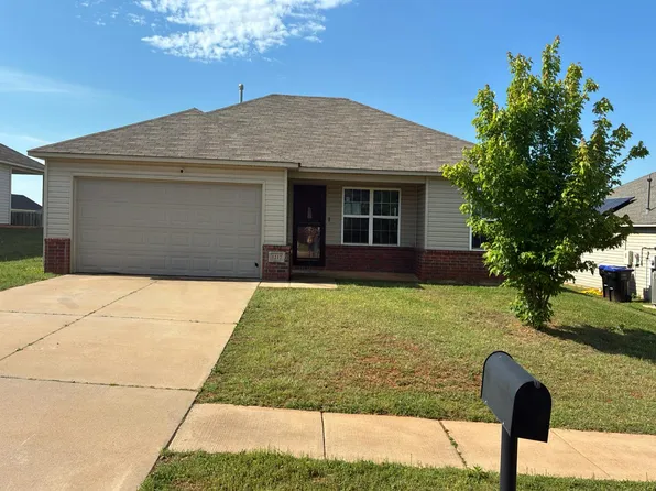 1212 Granite Ln, Noble, OK 73068