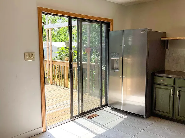 10 Miami Cir — Photo 3