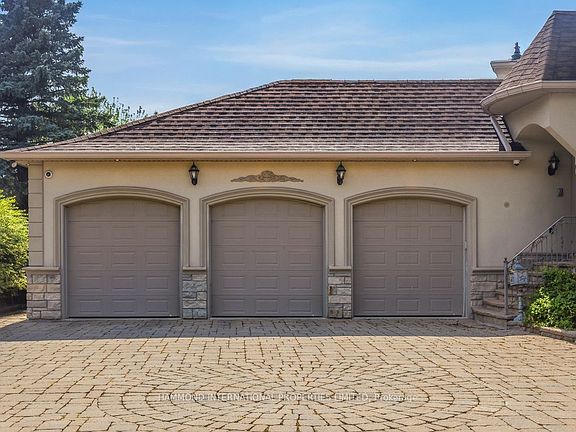 3rd image of 12 Denham Dr