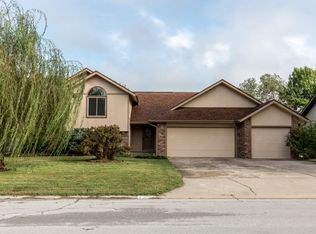 1321 E Highpoint St, Springfield, MO 65804