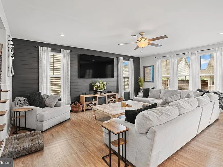 12405 Southington Dr — Photo 9