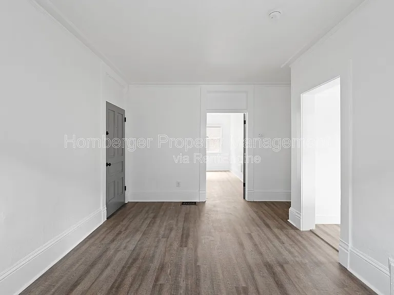 1911 W 2nd Ave #4 — Photo 5