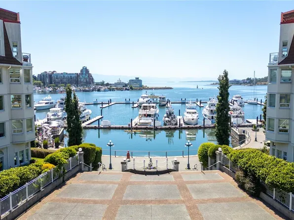 165 Kimta Rd #201, Victoria, BC V9A 7P1