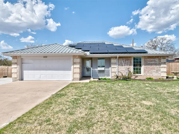 1010 Woodland Dr, Clyde, TX 79510