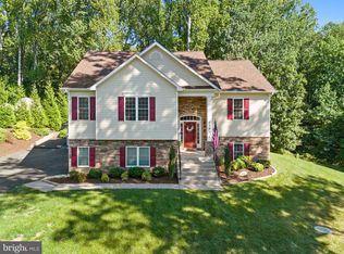 6755 Breezy Dr, Warrenton, VA 20187