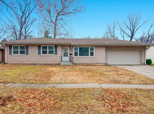 5541 SW Village Dr, Topeka, KS 66604