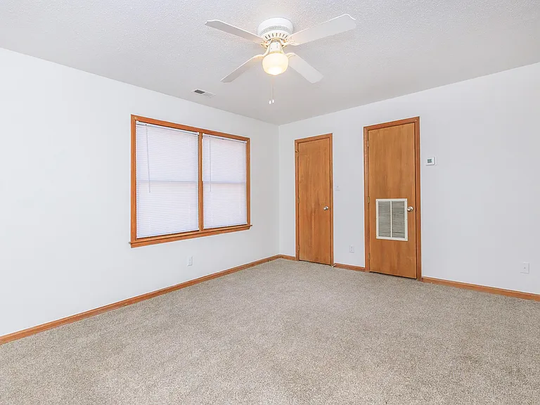 Belmont Heights Apartments & Townhomes — Photo 59