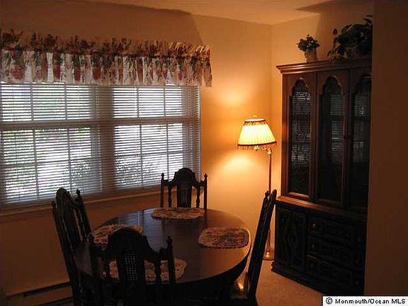 5th image of 59 Cambridge Circle #A