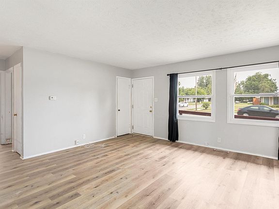 3rd image of 3226 Rexford Dr