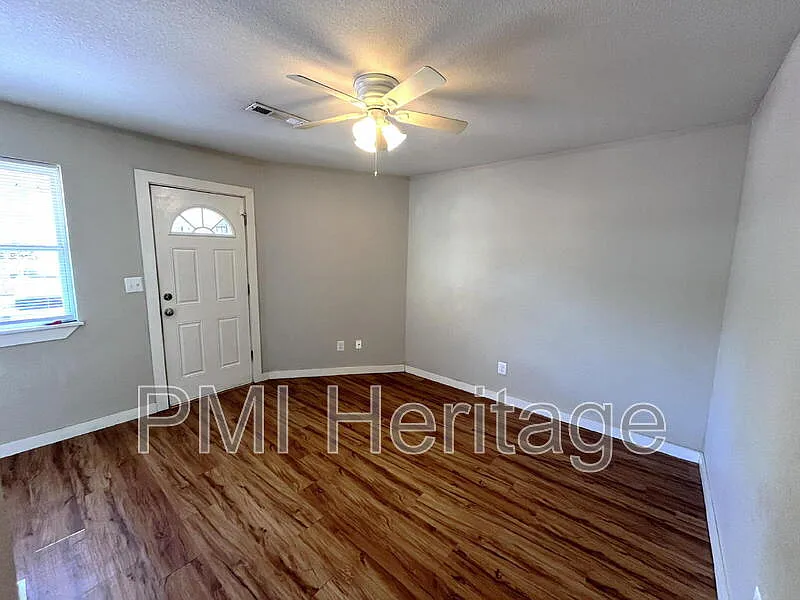 2 bed, 1.0 bath, 580 sqft, $875 — Photo 3