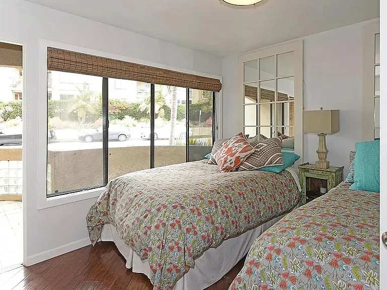 8132 Camino Del Sol #F — Photo 20