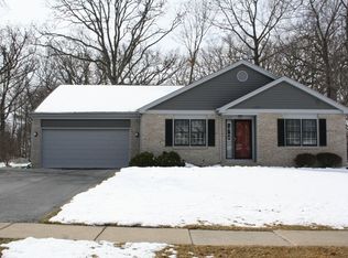 3205 Carriage Hill Rd, Island Lake, IL 60042