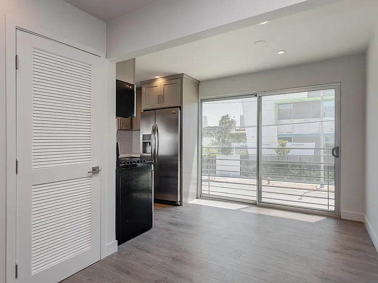 1541 Rockwood St #9 — Photo 3