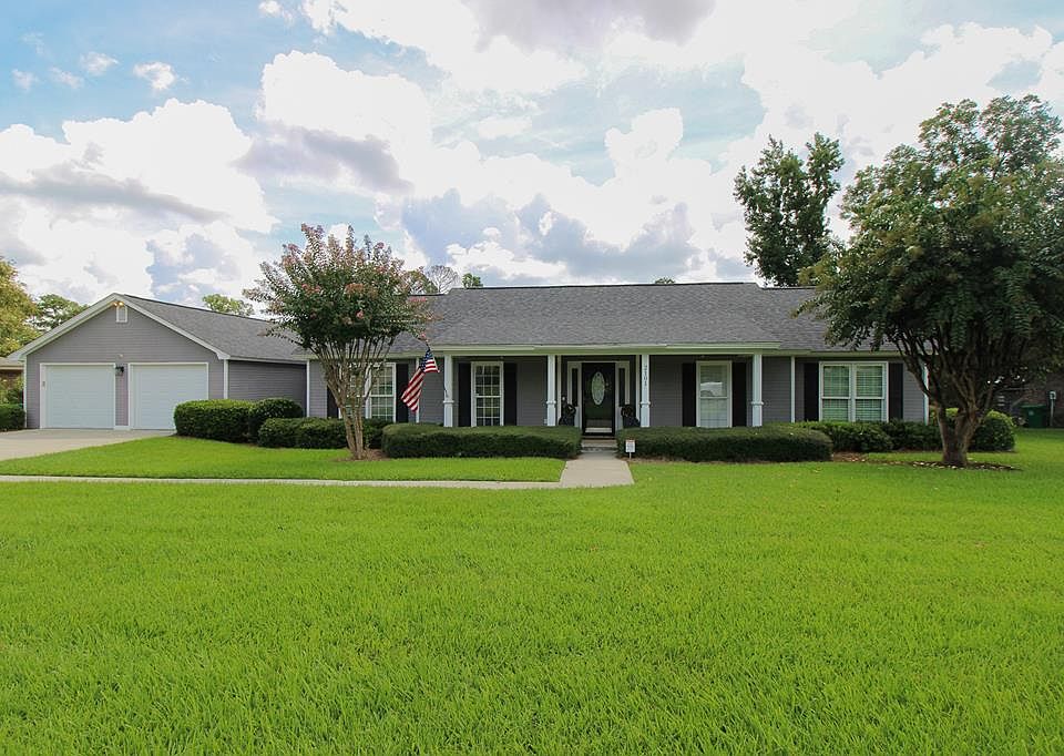1st image of 2101 Oakdale Dr