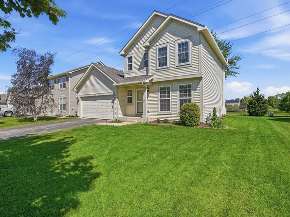 2840 Heather Ln, Montgomery, IL 60538