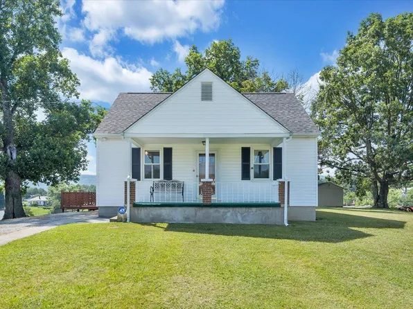 4028 Rockingham Blvd, Roanoke, VA 24014