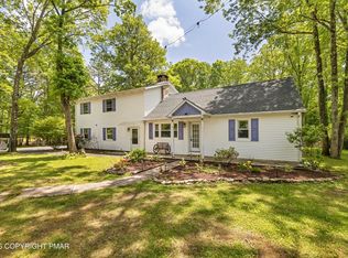 1106 Lakeside Dr, Effort, PA 18330