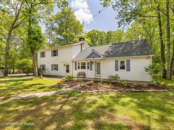 1106 Lakeside Dr, Effort, PA 18330