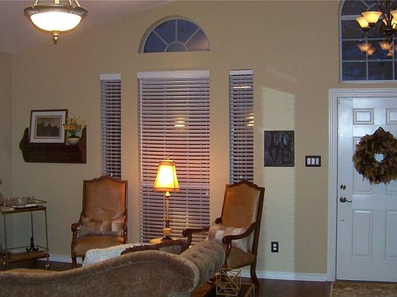 5th image of 2220 Swallow Ln