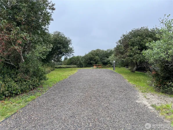 368 Marine View Drive SW, Ocean Shores, WA 98569