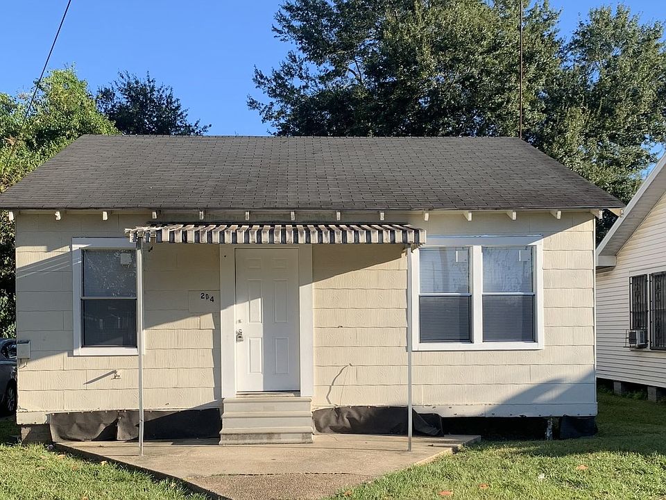 1st image of 204 W Foch St #329B02099