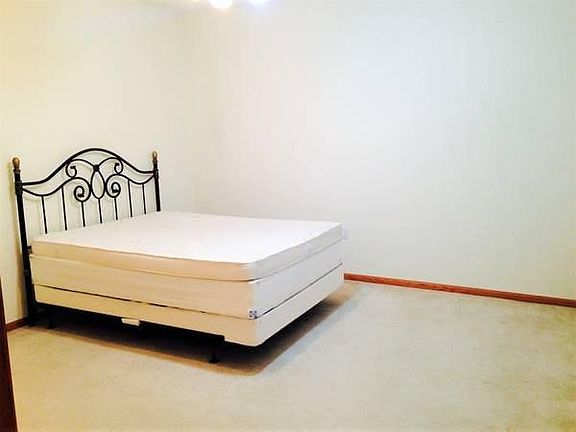 4th image of 301 Harbour Town Dr APT 217