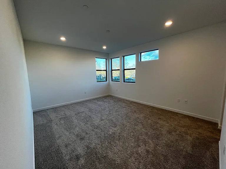 8133 Bodway Pkwy — Photo 42