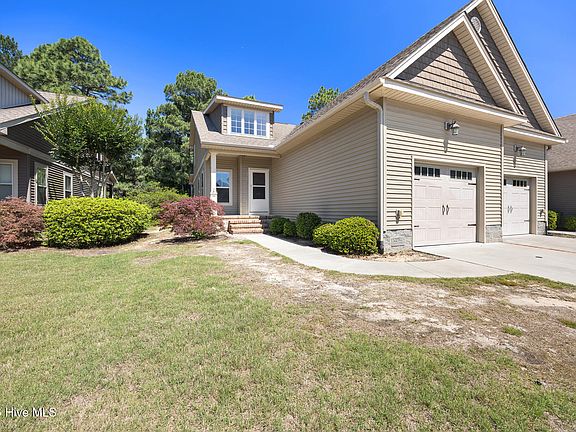 4th image of 26 Cypress Circle