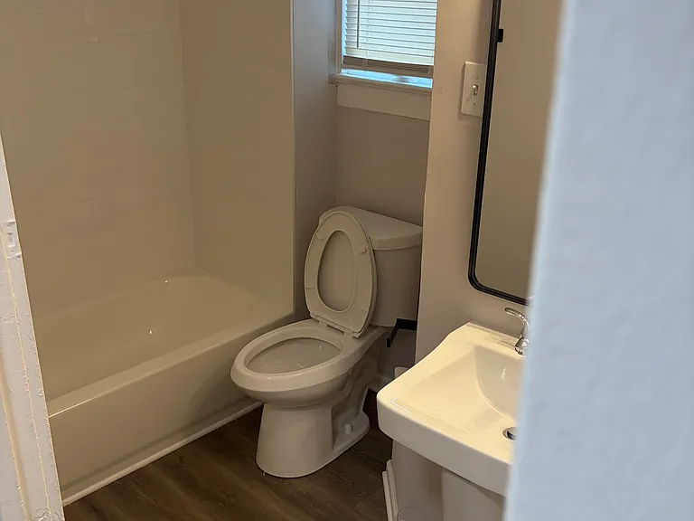 1601 Oakley Ave — Photo 5
