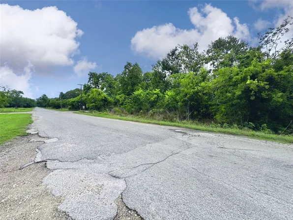 700 S Throckmorton Ave, Kerens, TX 75144