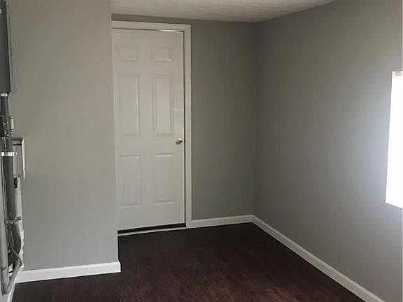 3rd image of 3645 Beechgrove Rd
