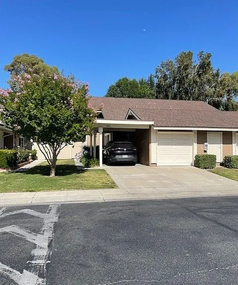 6828 Ponce Ave — Photo 3