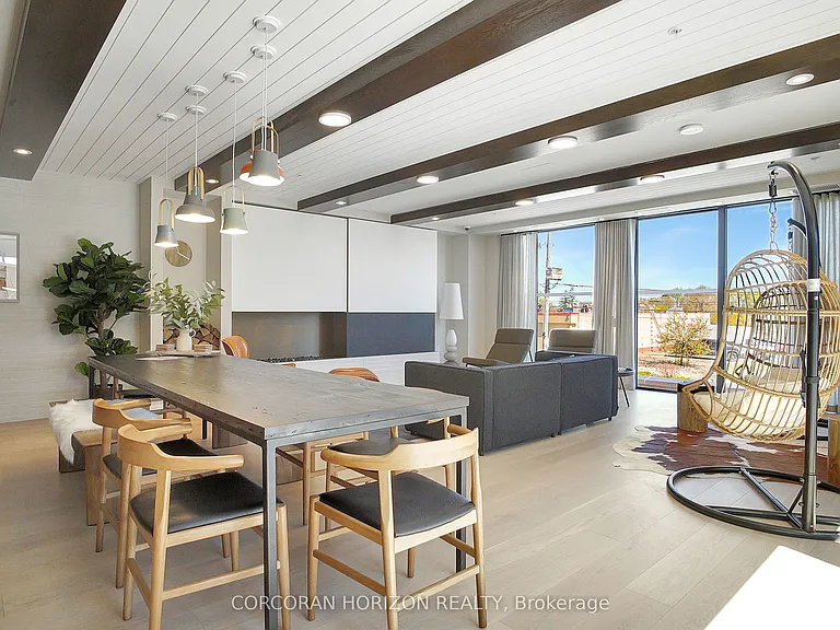 741 King St W #912 — Photo 20
