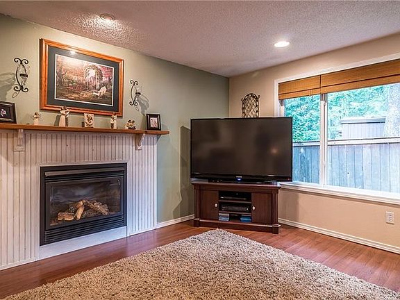 3rd image of 3418 Harvard Dr SE
