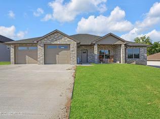 5314 Thornridge Ct, Jefferson City, MO 65109