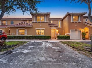 Villa Vizcaya Condo, Miami Lakes, FL 33016