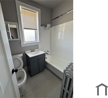 4th image of 7202 S Michigan Ave APT 3