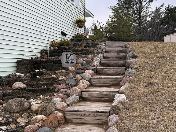 4th image of 1028 Woodward Dr SW