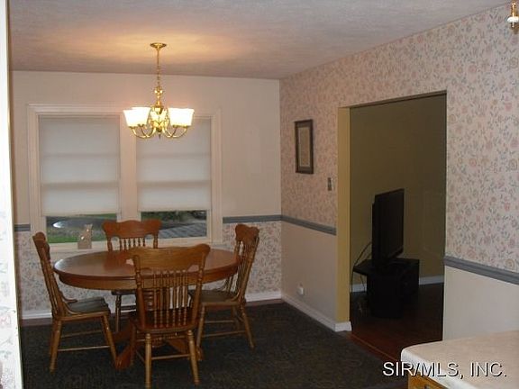 3rd image of 2142 Hill Crest Dr