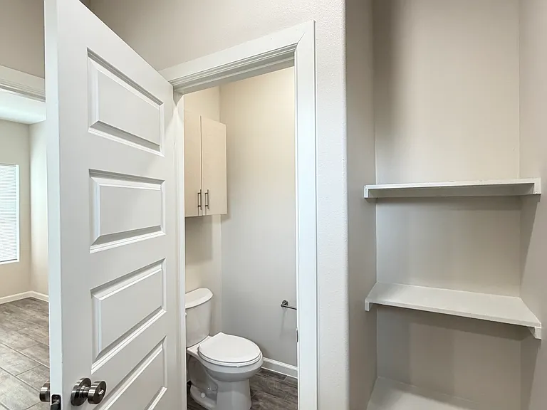 3708 Ventura Ave #2 — Photo 12