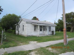 1408 Fisher St, Morehead City, NC 28557