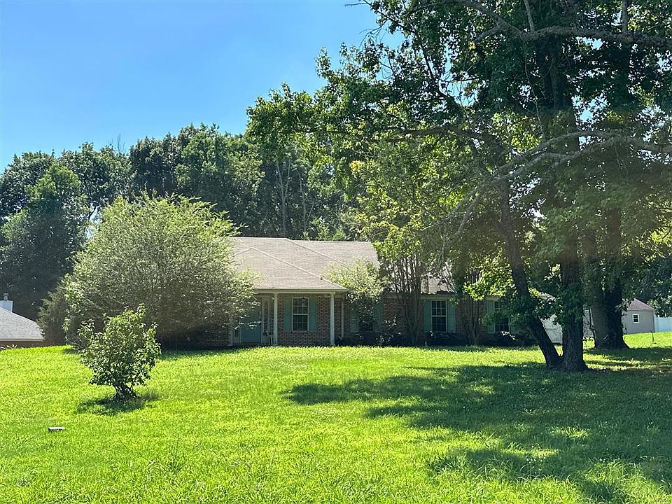 1st image of 100 Edgebrook Dr