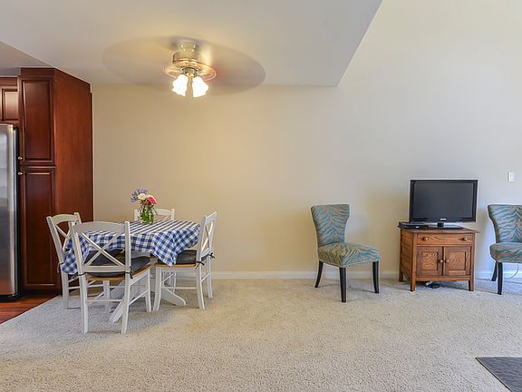 4th image of 21450 Burbank Blvd APT 318