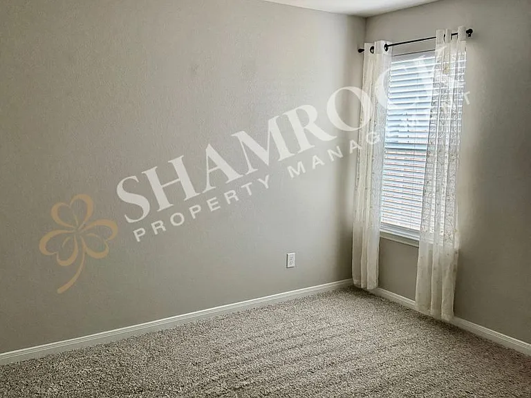 11328 Solar St — Photo 11