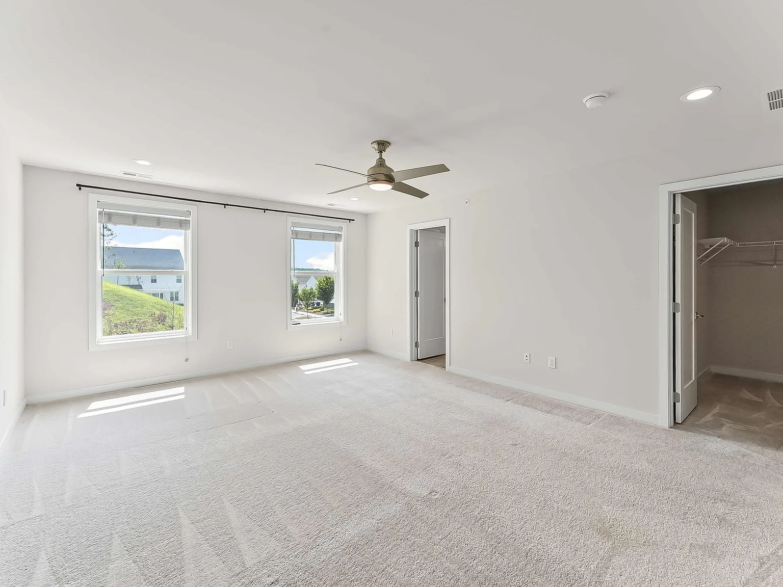 Beautiful 3BR / 3.5BA Townhome Finished Basement in Franklin Station - Media, PA | 2,800 SqFt — Photo 4