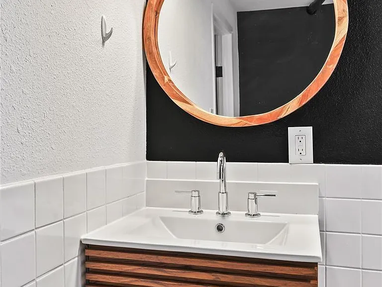 9309 Highland Pl — Photo 22