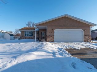 1908 25th Ave S, Fargo, ND 58103