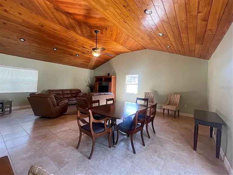 3030 W Helen Ave — Photo 15