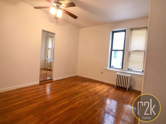 Rented by Realty 2000 Corp | media 9